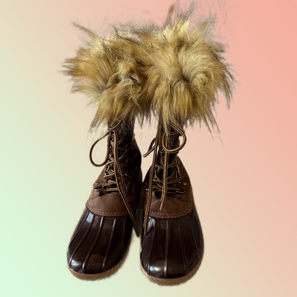 Cape Robbin Faux Fur Rain Boots. Chocolate bottom with Suede upper. Size 10